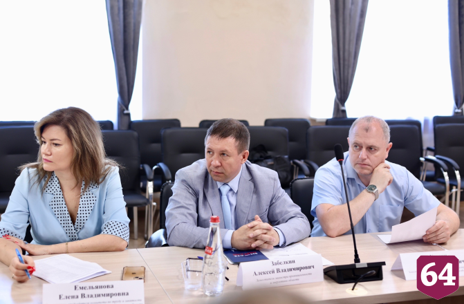 Саратовским работодателям поставили сроки повышения зарплат